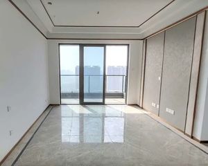 保利天悦3室2厅2卫南朝向240.0万元/套出售