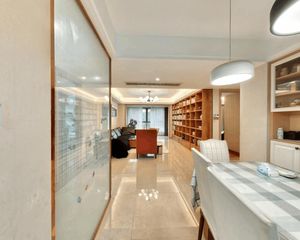锦源里 精装50个才三年 可拎包入住 小区绿植茂盛 临大公园
