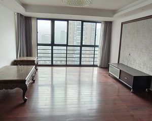 晶华名园4室2厅2卫南朝向370.0万元/套出售