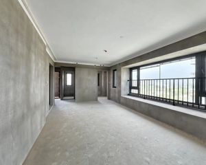 采光好,小区环境优美,交通便利,购物方便
