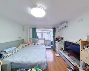 紧邻北京南站,洋桥北里,精装南北通透两居,有固定车位
