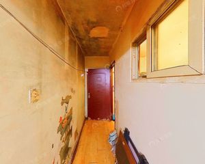 万泉一标!小南庄东区37号楼半地下一居 带租金诚心出售可签约