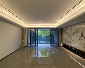 国贸雍上3室2厅2卫南朝向395.0万元/套出售