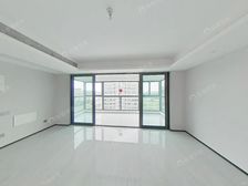 湖东·万科·颐和玲珑花园·4室两卫,中间楼层.诚心出售