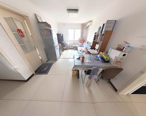 中晟馨苑精装修两居室出售,价格好谈