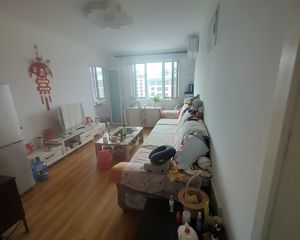 南北通透滨河馨居2室1厅