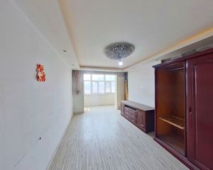 东南电梯两居室,有钥匙随时看房