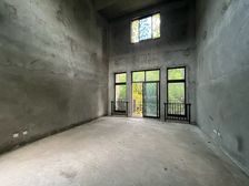 花溪轻轨站合院别墅带花园带露台随时看