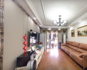 吾悦广场一期3室2厅2卫南朝向227.0万元/套出售