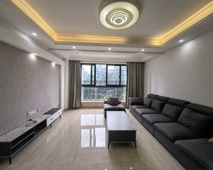 星河国际花园3室2厅2卫南朝向262.0万元/套出售
