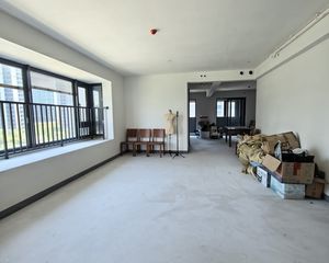 滨河沁月府4室2厅2卫南朝向328.0万元/套出售