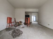 位于蔡家地铁站,蔡家天街旁,配套完善