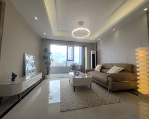 富力御湖半岛4室2厅2卫南朝向309.0万元/套出售