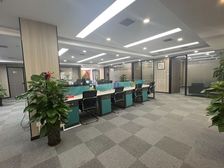 【点赞好房】地铁口优质办公空间 双面采光电梯口 随时入驻
