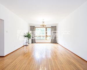 3室2厅蓝堡国际公寓北区