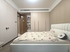 南岸区 中海十里长江华府 四房 300万