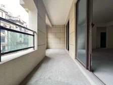 国美江天御府 板式洋房2楼带露台 价格可谈