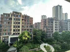 万达旁洋房,纯毛呸4房,出门红谷滩,大横厅非诚大气,诚意急售