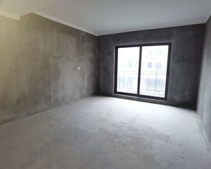 绿地观堂4室2厅3卫南朝向269.0万元/套出售