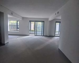 滨河沁月府4室2厅2卫南朝向340.0万元/套出售
