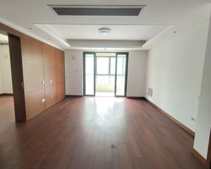 万科金色城市(西区) 商业配套齐全 临地铁 双卫生间