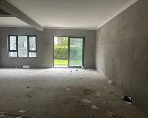 绿地观堂4室2厅3卫南朝向400.0万元/套出售
