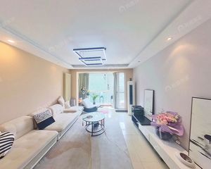 双井国贸商圈 两室两卫户型 小区中心位置 不临马路