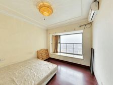 恒大绿洲 精装三室 中间楼层 户型方正