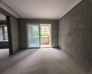 新东城阳光苑3室2厅2卫南朝向180.0万元/套出售