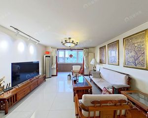 丰台五里店精装四居 东南朝向中层户型 满五住宅