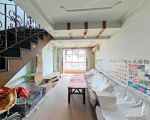田家园三区,小区离窦店镇政府1公里,南北通透,集中供暖。