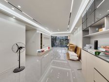 红光6号线旁 全新精装套三 一楼带花园 拎包入住 随时看房