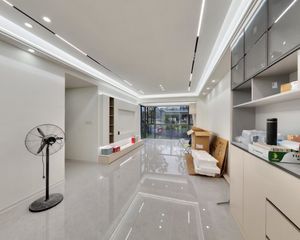 红光6号线旁 全新精装套三 一楼带花园 拎包入住 随时看房