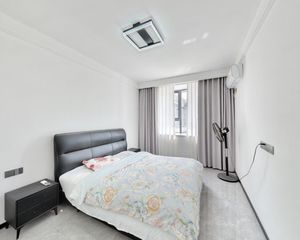 园4室出售 真实照片 不会用假照片吸引您 拎包入住