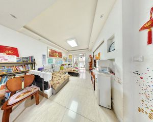 主城区电子科大旁 精装套二 首付10万 单价7千左右拎包入住