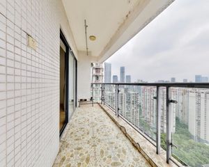 锦江外滩 3室1厅 东南