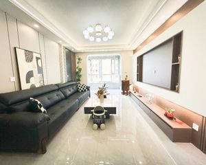 66.8万 105平 23楼精装通透两室拎包入住