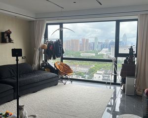 万达华府2室2厅1卫南朝向240.0万元/套出售