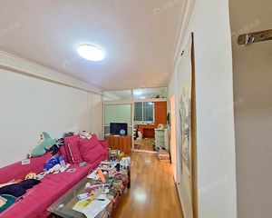 芍药居2号院 新上正规两居室有客厅 满五年采光好不临街 。