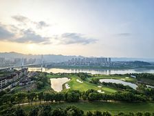 头排看江看高尔夫球场 带双阁楼 装修98新 全屋中央空调地暖