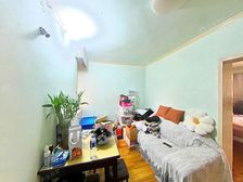 主卧朝南,客厅带北窗,全明户型,小区中间位置,售价可谈