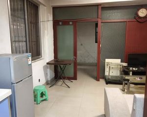 雍华庭1房1厅简单装修2万