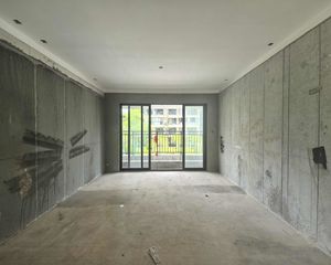 招商新城臻樾府4房2厅毛坯 102万