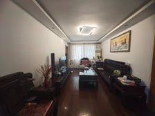 与国展中心相邻,三房送一层阁楼,使用面积200多,换房出售