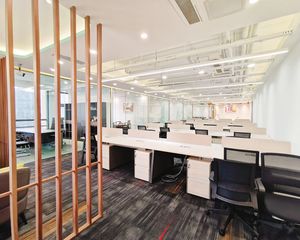 业主甩卖8500 精装现房 带租约可自用 产权清晰 面积可分
