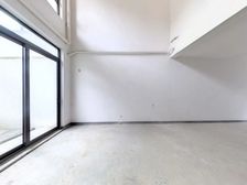 纯别墅房。龄新。诚意出售,满五 ,没有住过人