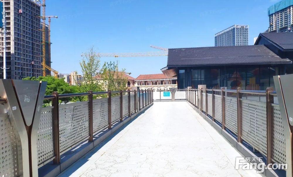 汉阳钟家村送车位108万精装修带燃气现房远洋国际中心