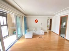 浦东临港南北通透三房 精装满二电梯底层