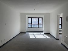 旭辉天悦风华新出140平四室 现在业主240万就卖 有钥匙