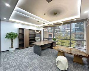 地铁可达、大气外观、挑高大堂、双面采光、户型方正、万和中心旁